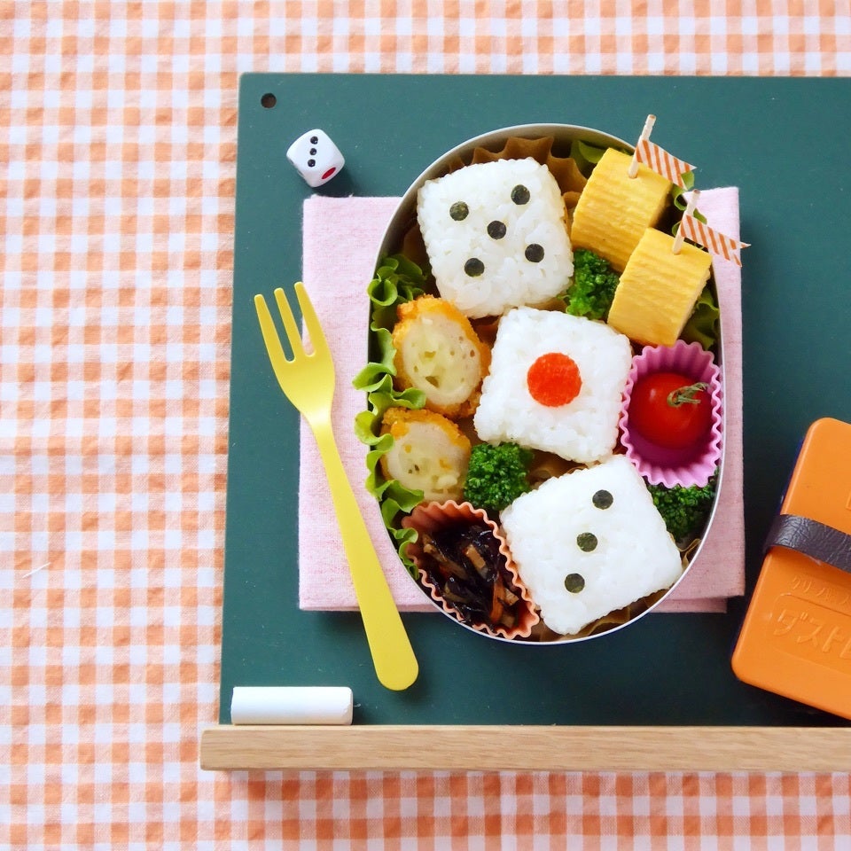 キャラ弁が苦手な方も簡単に!「サイコロおにぎり」のお弁当を作ろう