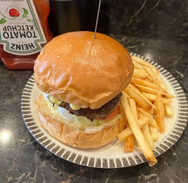2000円近くする高級ハンバーガーの画像