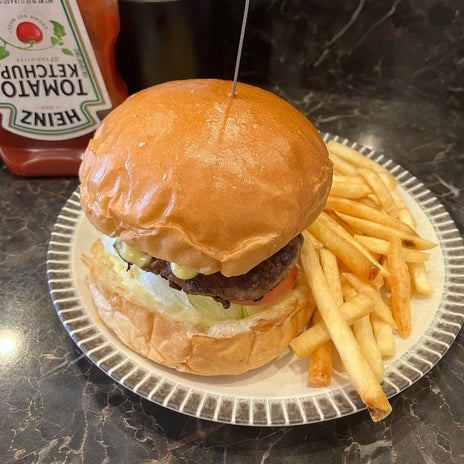 2000円近くする高級ハンバーガーの画像