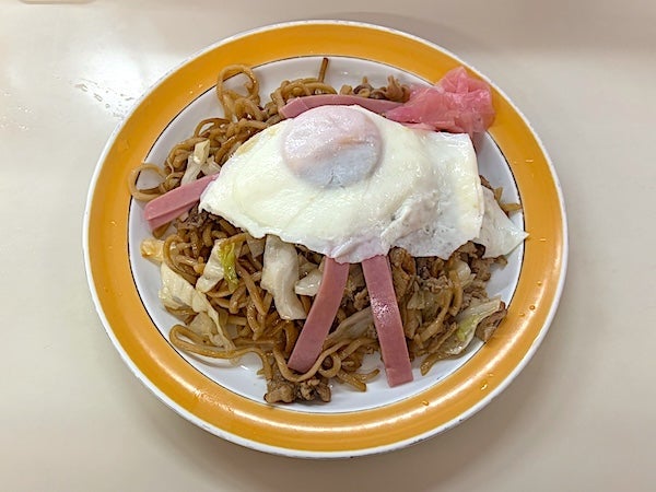 クセになる味わいの太麺やきそばの画像