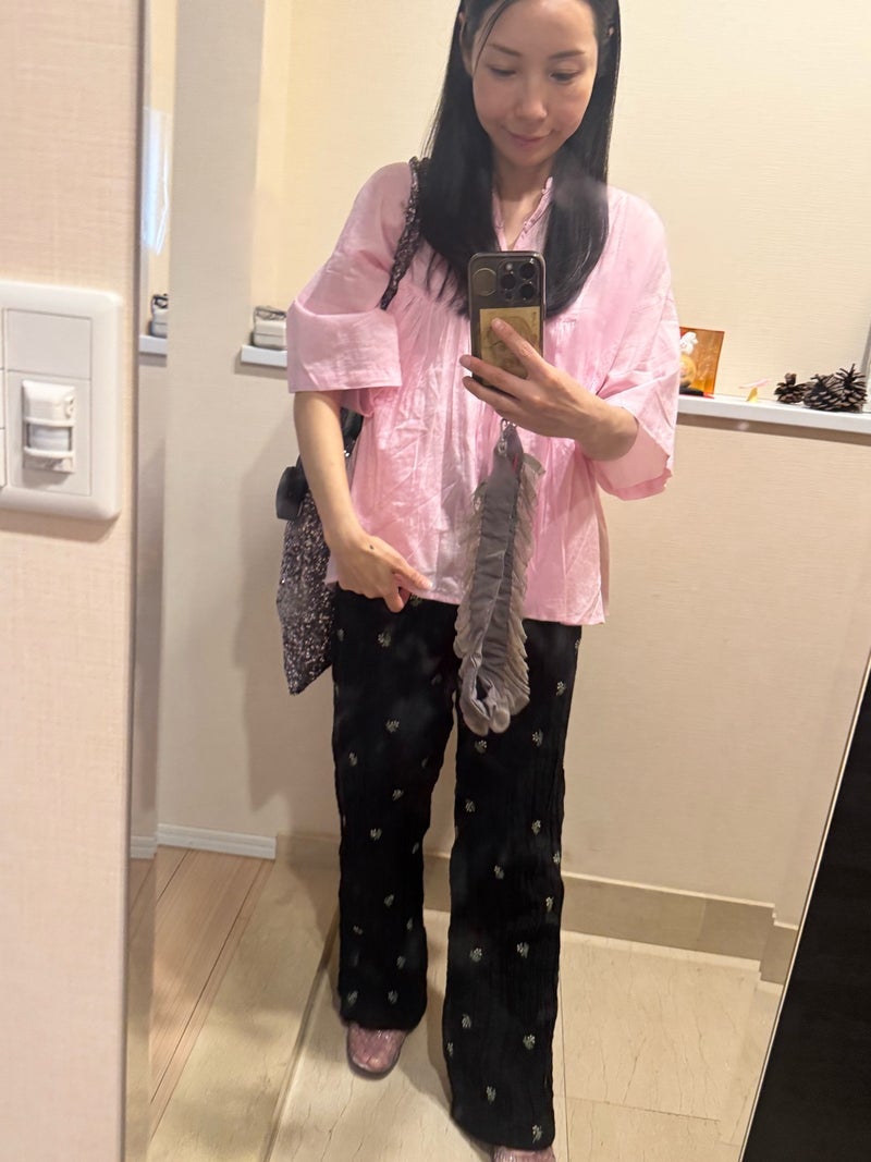 いつもの鞄を使った洋服の組合せの画像