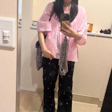 いつもの鞄を使った洋服の組合せの画像