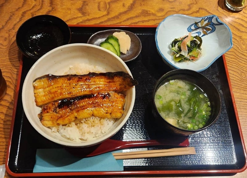 うな丼食べた後にカレーを食べた旦那の画像