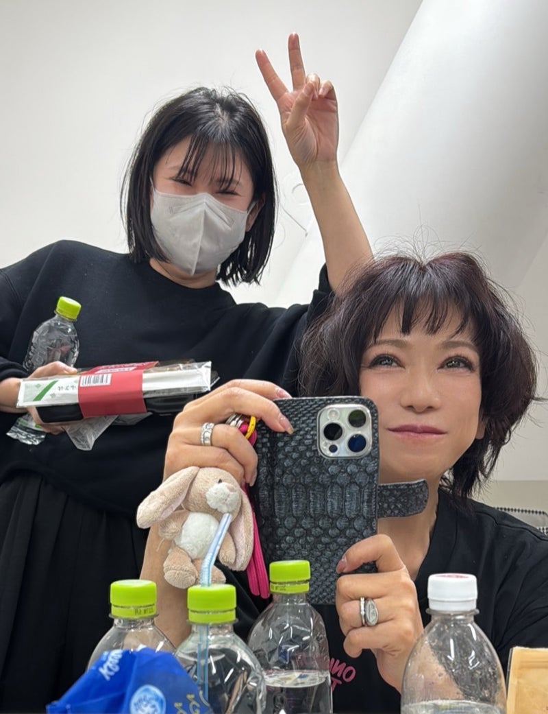 堀ちえみ 本番前のメイク第一段階の画像