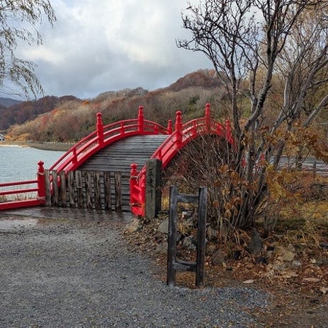 閉山していて中を少しだけ見えた場所の画像