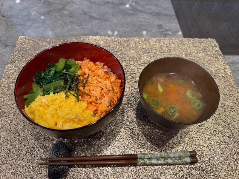 堀ちえみ 彩りきれいな朝食丼の画像