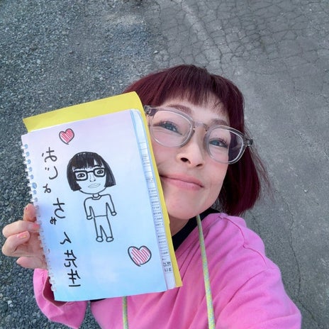 肩から転んで負傷しドラッグストアへの画像