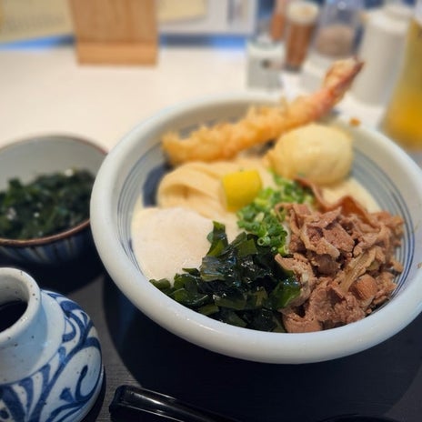 メンテナンス帰りのわかめ倍のうどんの画像