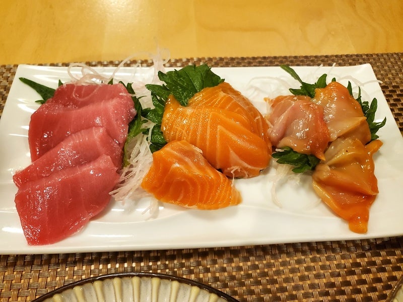 50％引き刺身で楽しんだ一人ご飯の画像