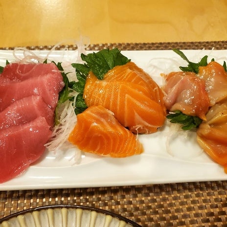 50%引き刺身で楽しんだ一人ご飯の画像