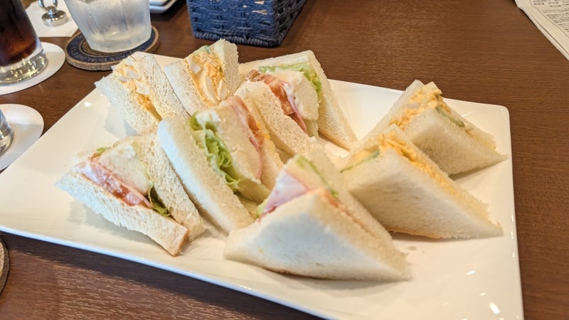 クイズが難しい喫茶店のモーニングの画像