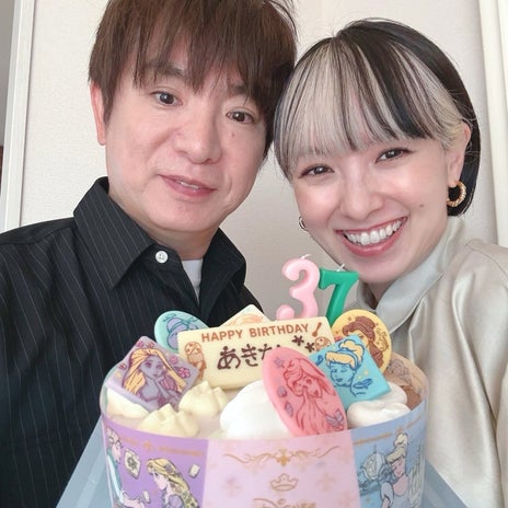 南明奈 恒例のアイスケーキで誕生日の画像