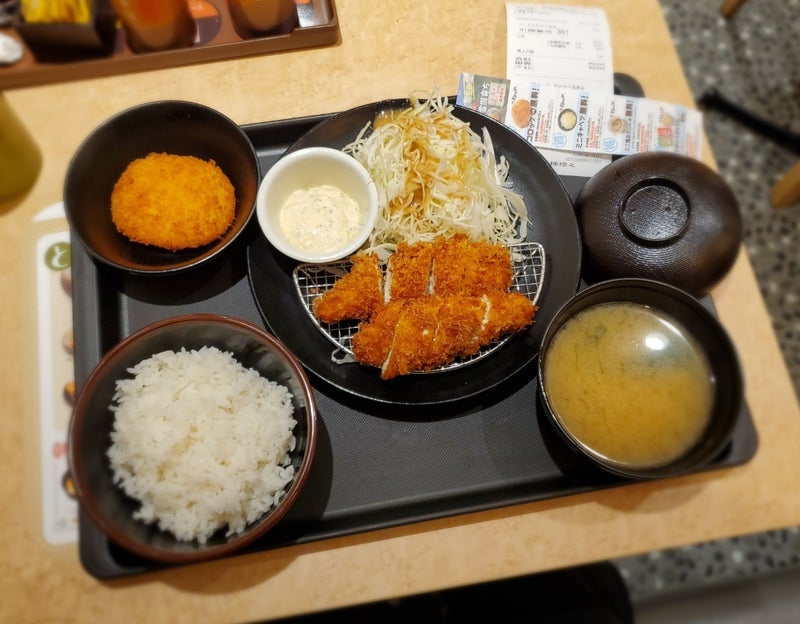ケーキより安かった遅い晩御飯の画像