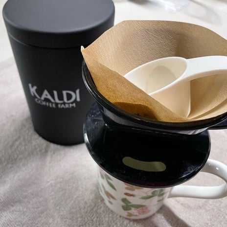 ゆっくり丁寧に淹れる美味しいコーヒーの画像