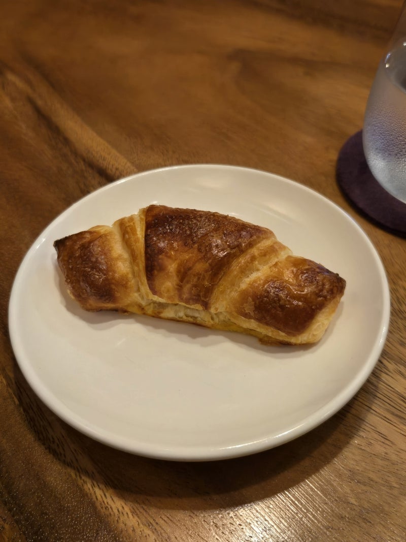 初めて行ったレストランの手作りパンの画像