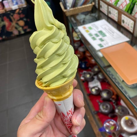 日本初と聞いた浅草の抹茶ソフトの画像