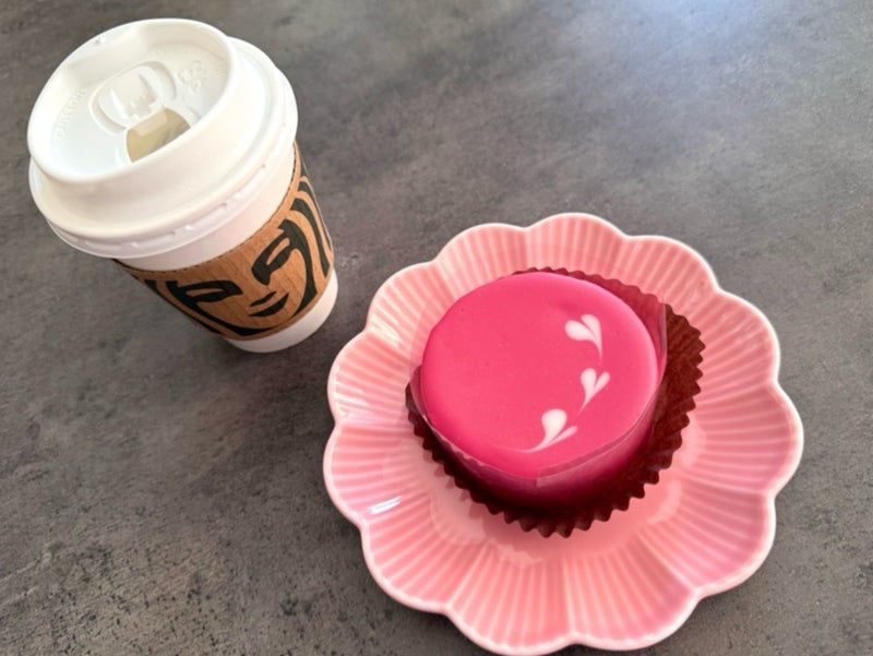 真野恵里菜 ご褒美にスタバのケーキの画像