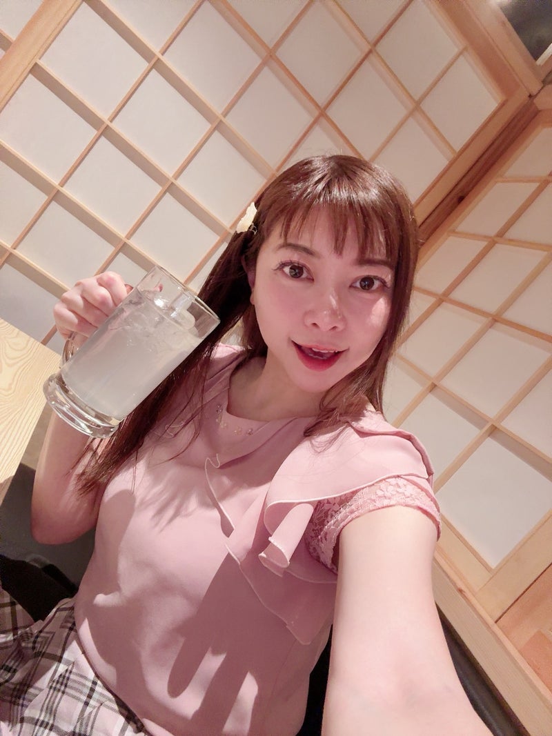 個室居酒屋の豪華な伊勢海老炭火焼の画像