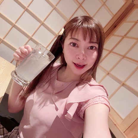 個室居酒屋の豪華な伊勢海老炭火焼の画像