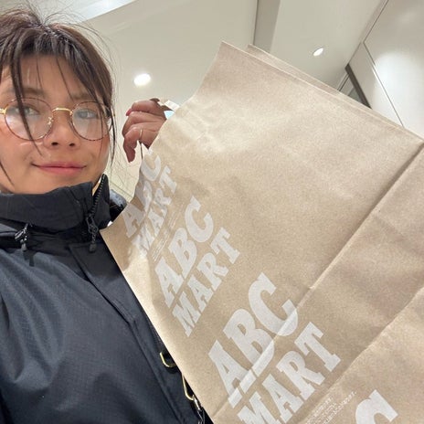 クロ 娘のNIKEスニーカー購入の画像