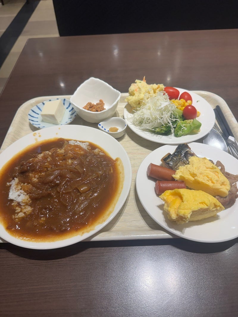 普通の2倍の値段のホテルの朝食の画像