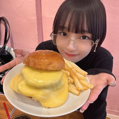 友達と食べた美味しいハンバーガーの画像