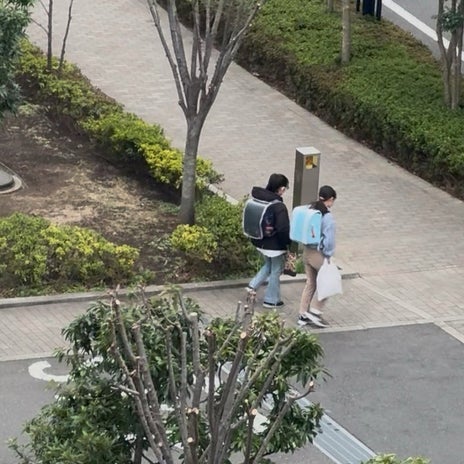 見られるのもあと少しのランドセル姿の画像