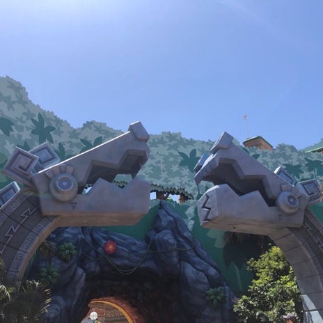 新アトラクションの180分待ち地獄の画像