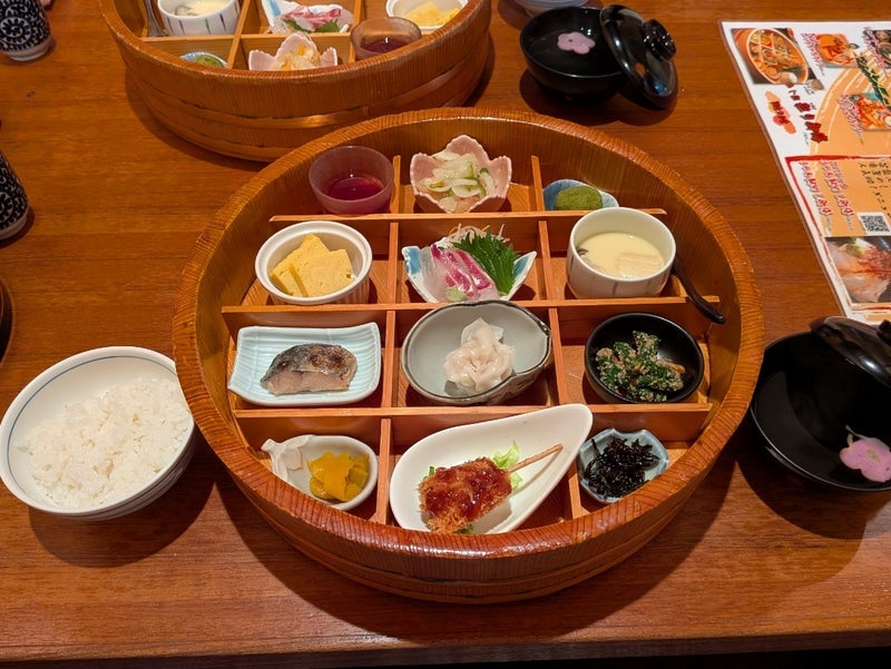 迎えに来てくれた同級生とのランチの画像
