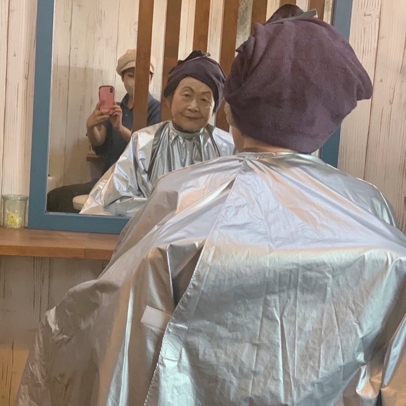 市川由紀乃何度も鏡を眺めてた母
