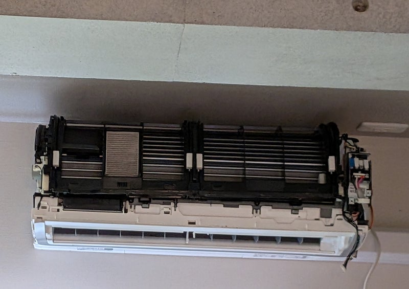 汚い空気を吸っていた夫の寝室の画像