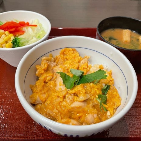 美味しかった親子丼セットの晩ごはんの画像
