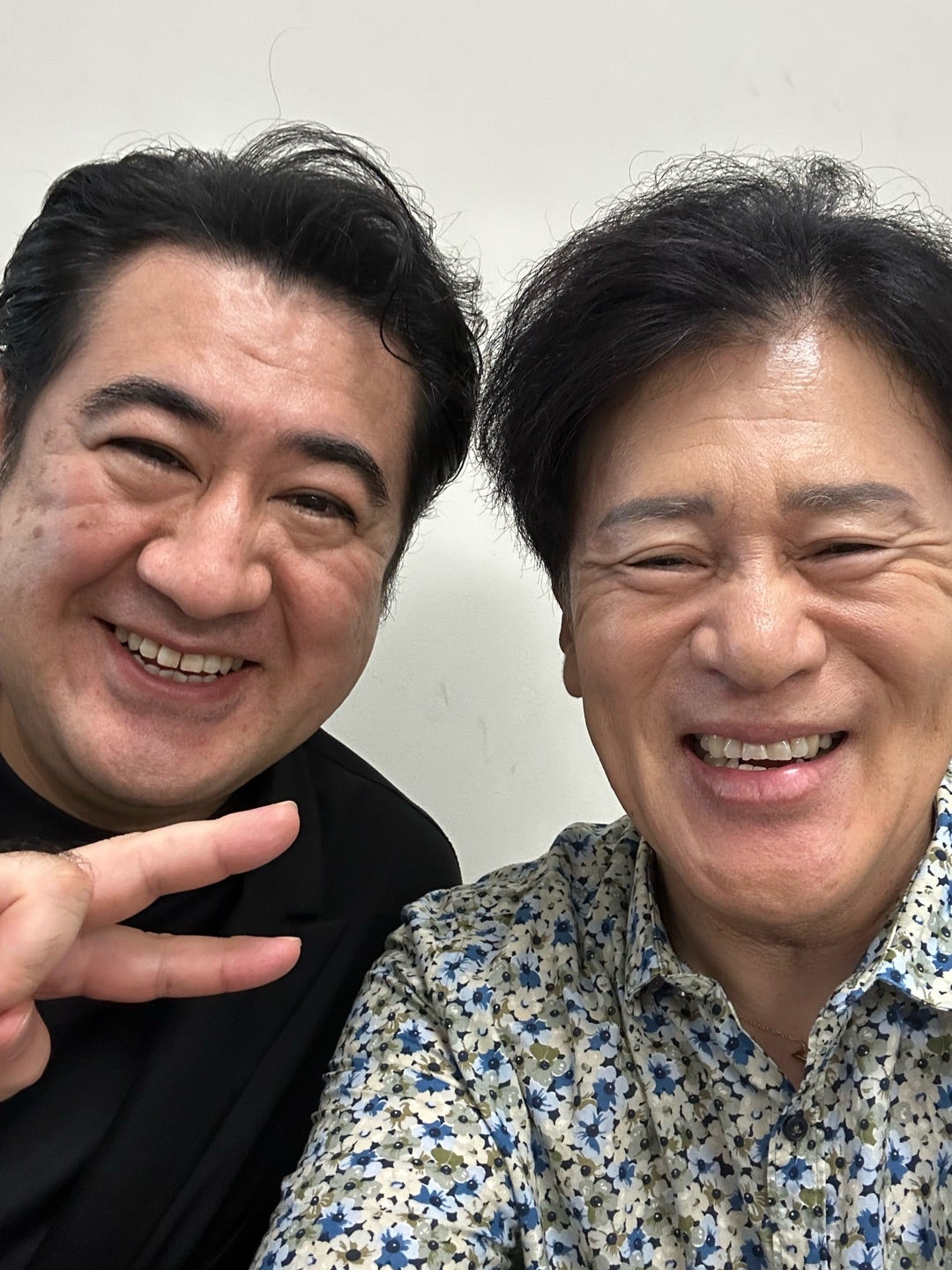 橋本じゅん 小手伸也と2ショット