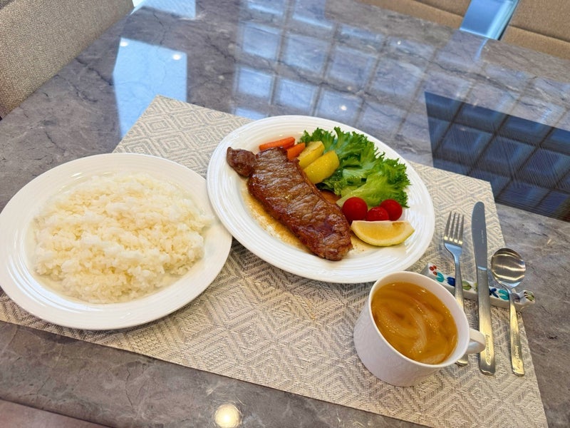 堀ちえみの夫 朝食に作った牛ステーキの画像