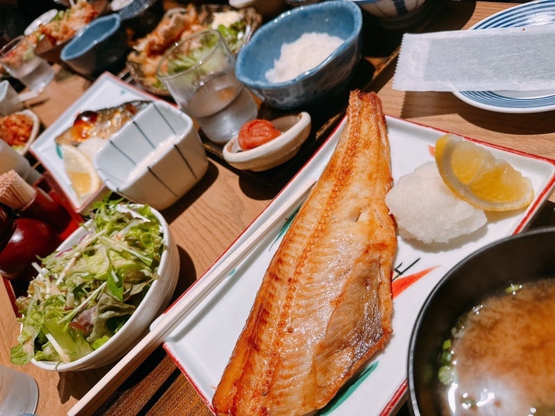 渡辺美奈代 チームでほっけ定食の画像