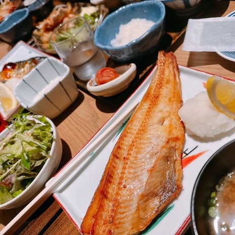 渡辺美奈代 チームでほっけ定食の画像