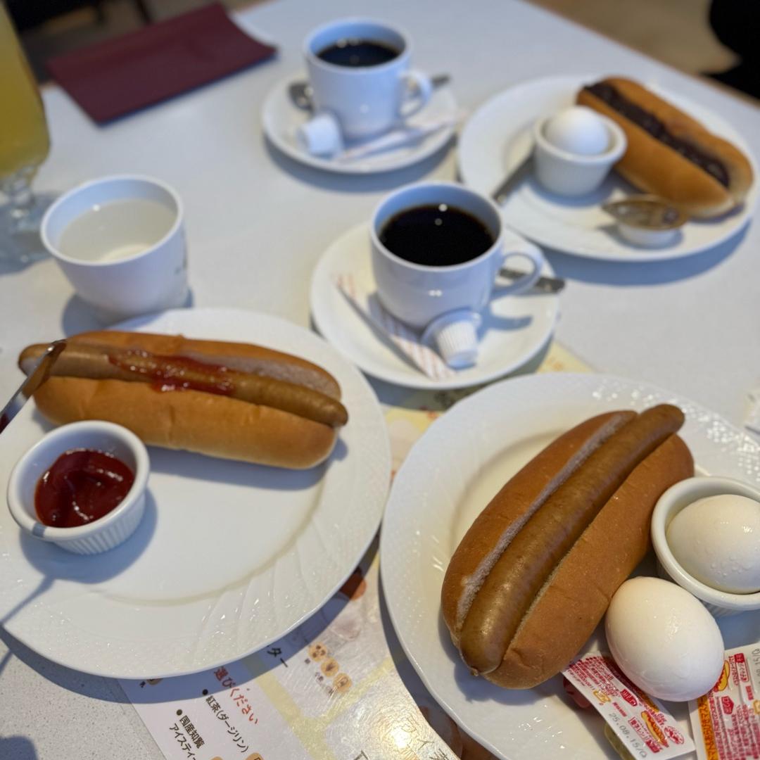 はあちゅう 不二家でモーニング