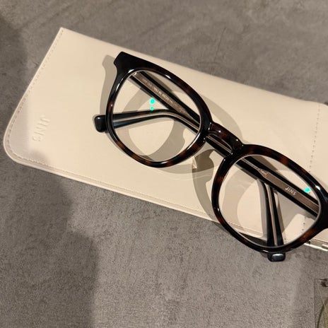 目を労るために作った中近メガネの画像