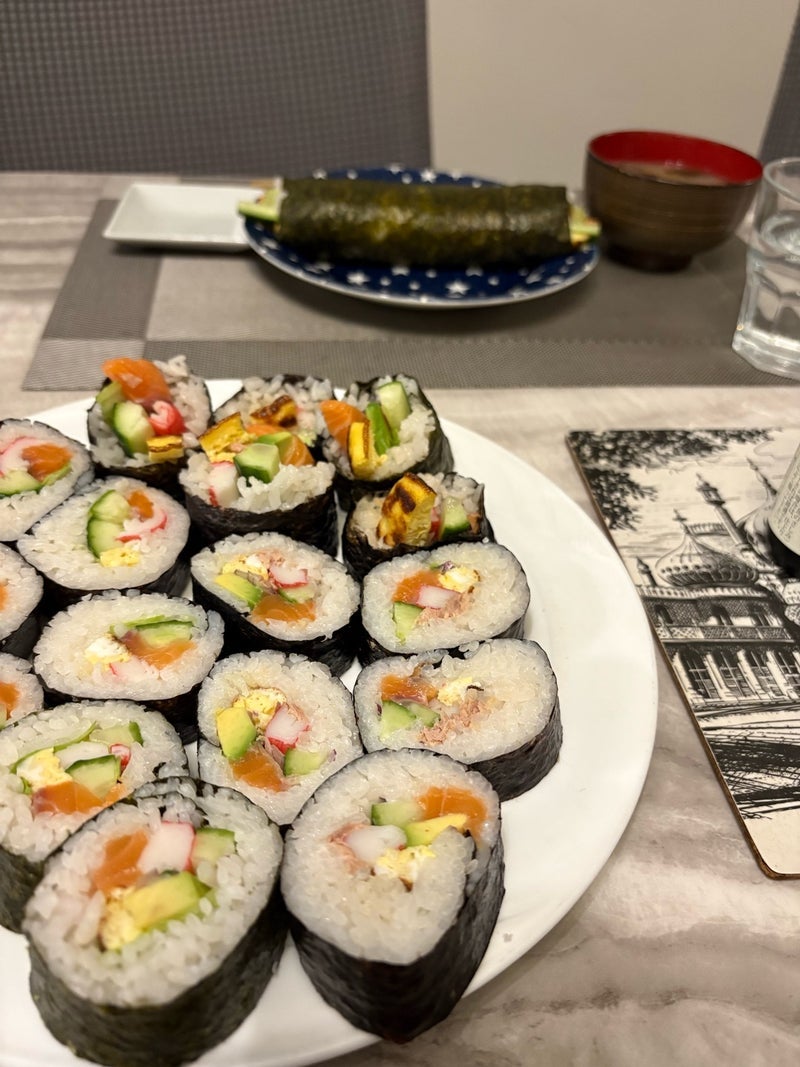 コストコで買ったサーモンの太巻きの画像