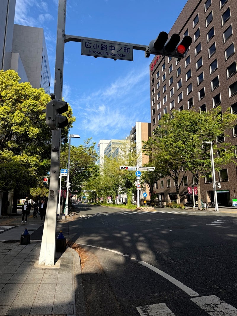 片岡愛之助 緑多い名古屋で散歩の画像