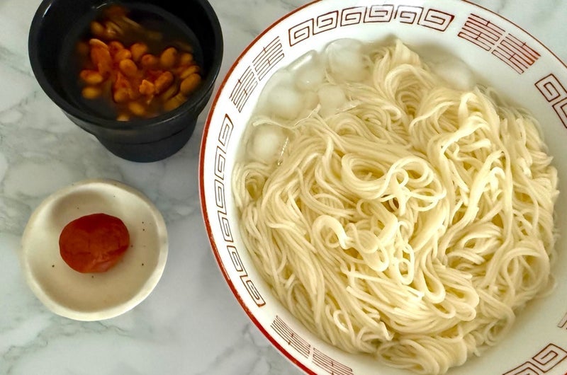 夏の最高な梅干しで食べる素麺の画像