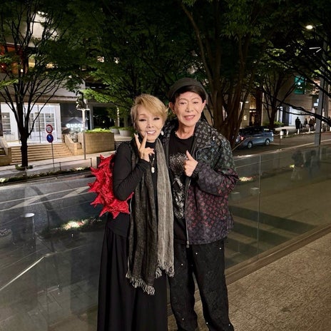 研ナオコ 久々再会し誕生日祝いの画像