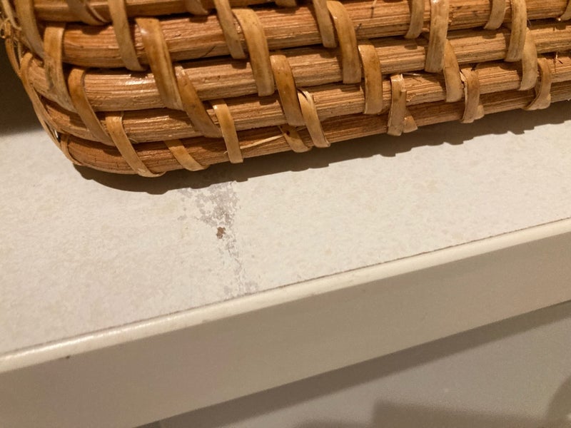 大人気の収納用品で削れた棚板の画像