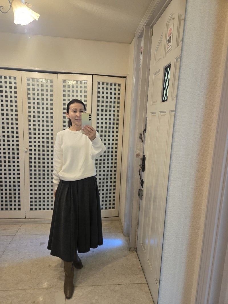 娘と色違いの着心地抜群のセーターの画像