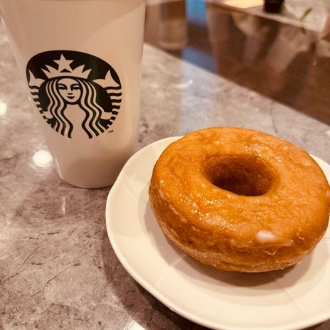 堀ちえみの夫 食後のスタバドーナツの画像