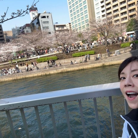 高橋真麻 春休みは家族でお花見の画像