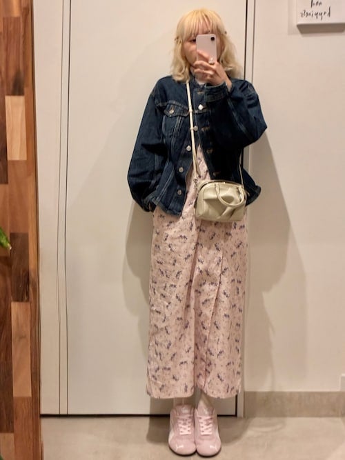 高橋愛 デニムジャケットの春コーデの画像