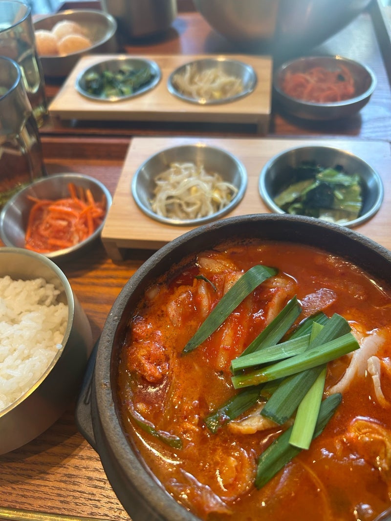 長女の部屋から出てきた空のボトル30本の画像