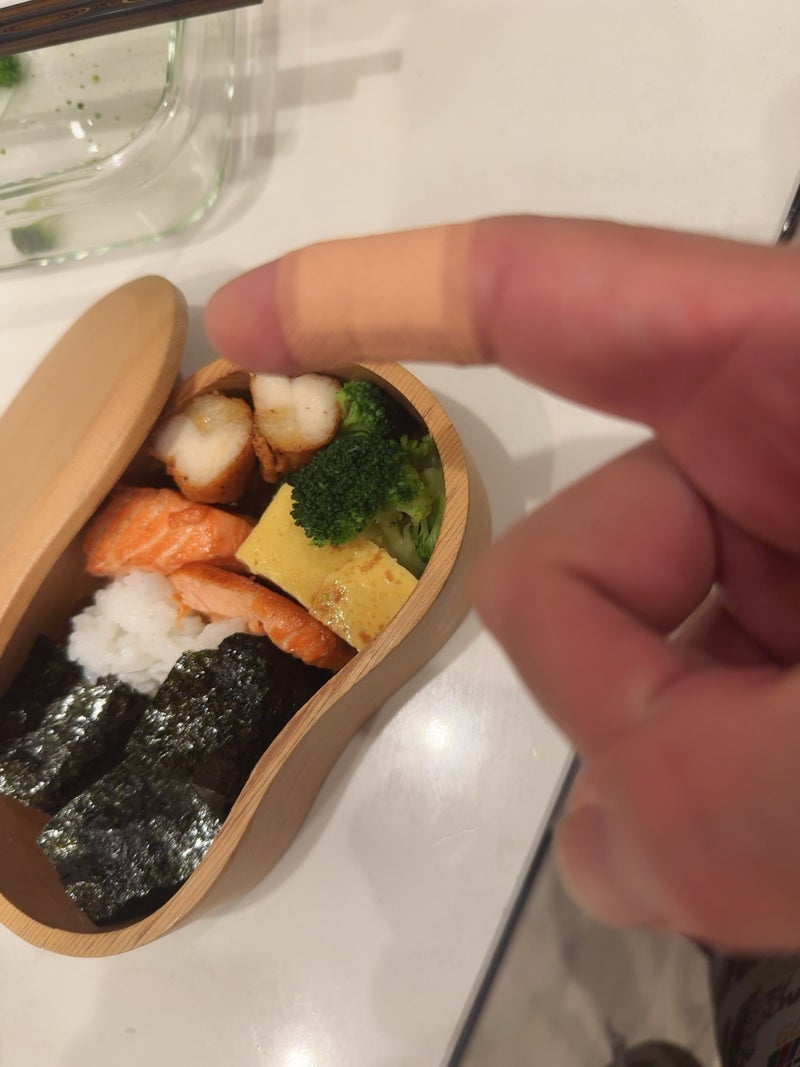 アレク 慌てて弁当作った結果