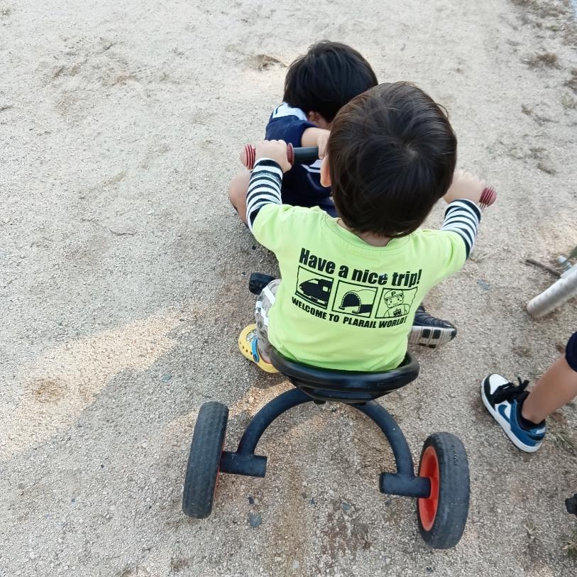 公園で弾まない他のママとの会話の画像